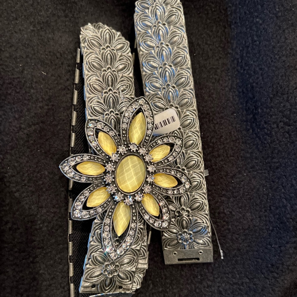 Silver belt. EUC.